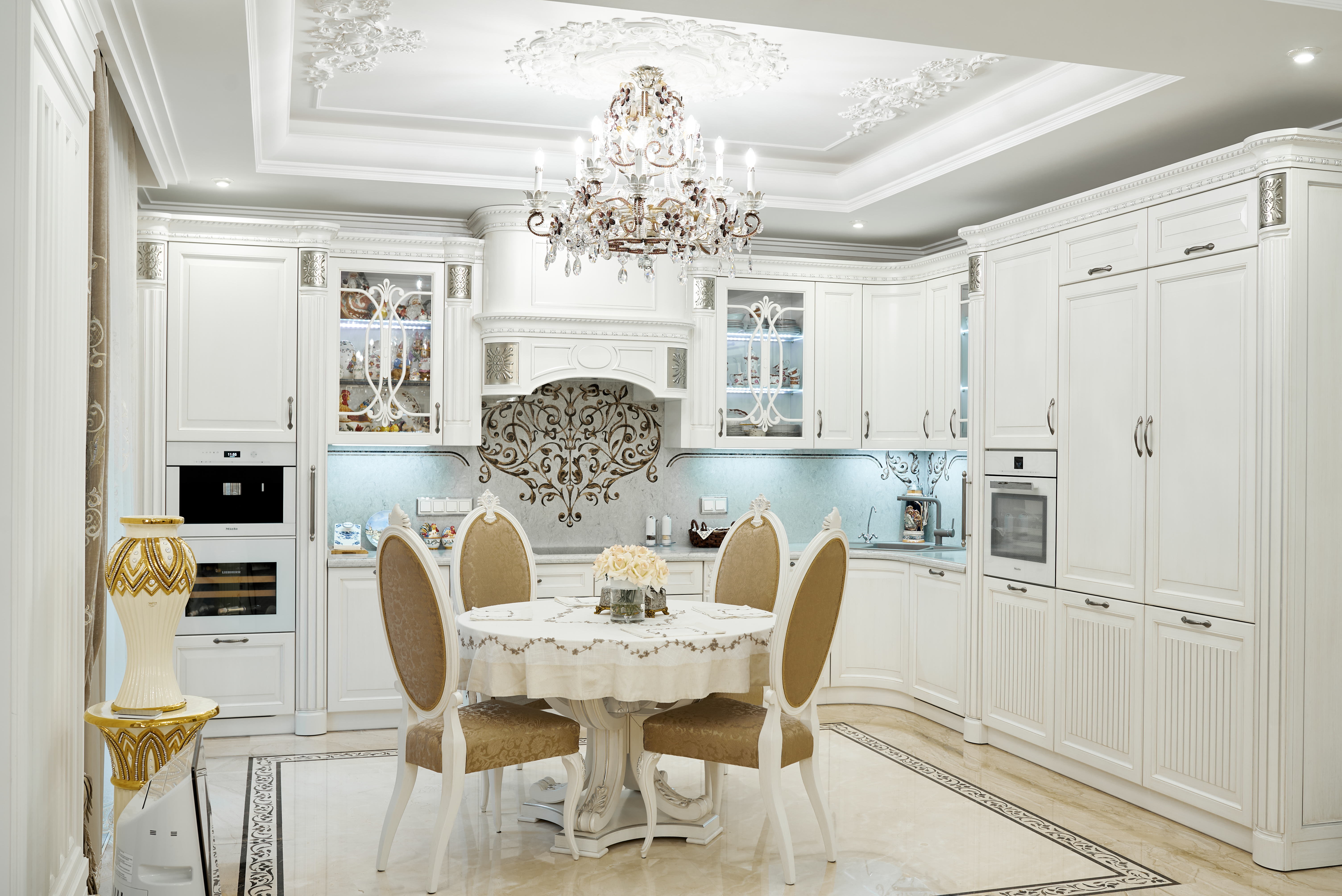 Розкішний класичний інтер'єр