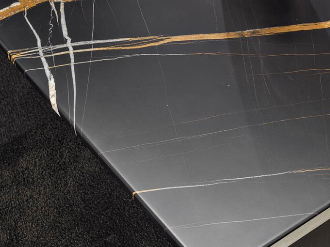 Журнальний столик Linha