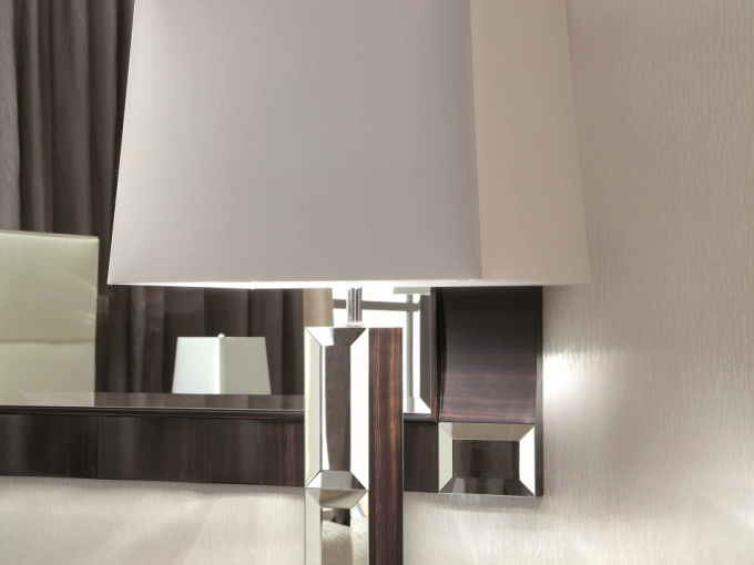 Лампа настільна 200/12