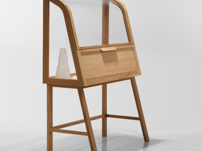 Gисьмовий стіл Secretello