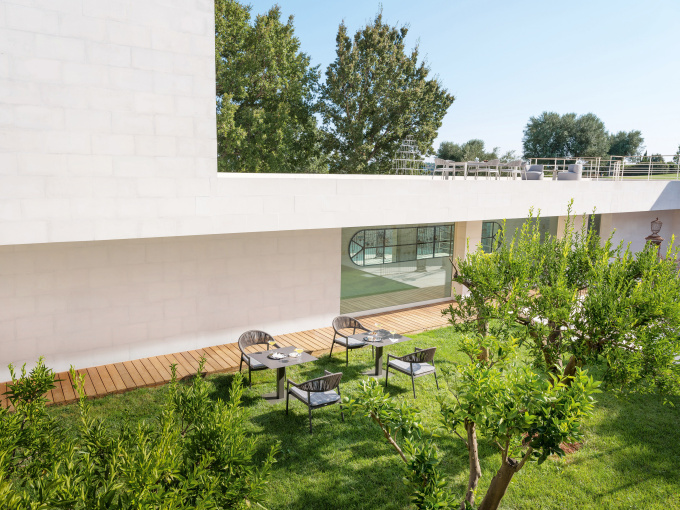 Журнальний столик Tight