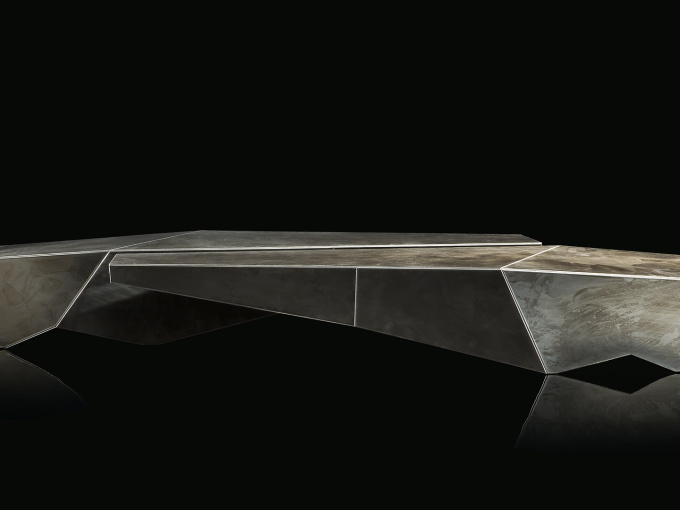 Стол Monolith table