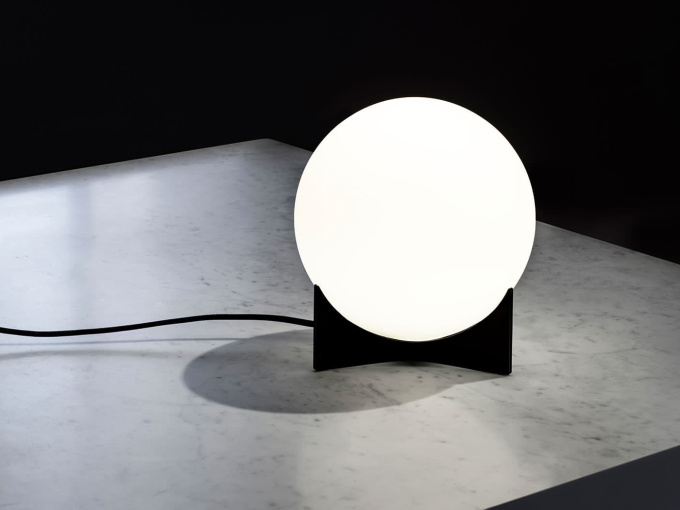 Настільна лампа