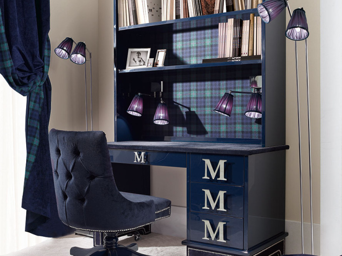 Письменный стол  0708