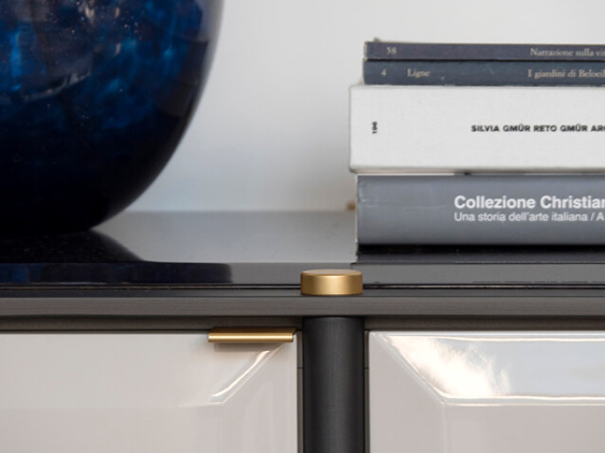 Сервант Tudor