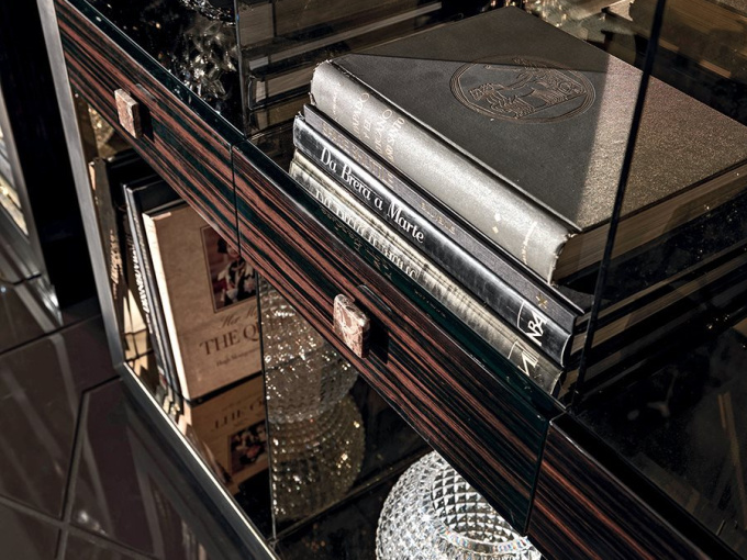 Витрина Emily