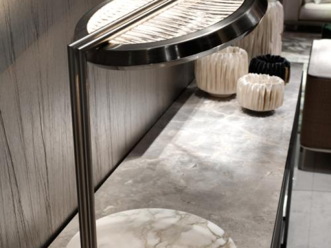 Настільна лампа Omega