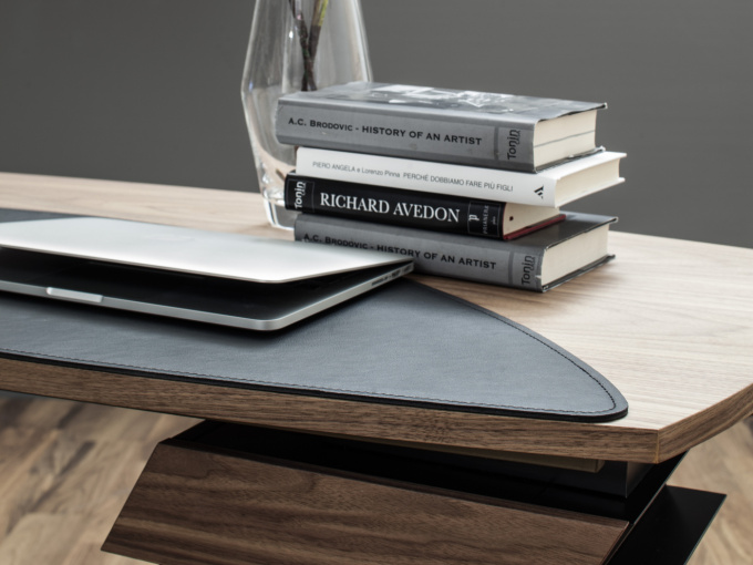 Журнальный столик Logos