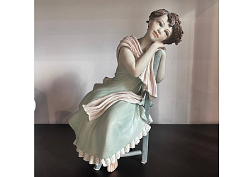 Статуетка дівчинка на стільці Ricordi d'inverno