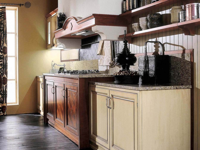 Кухня Versailles walnut and lacquered