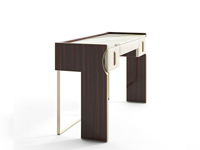 Консоль Trilogy