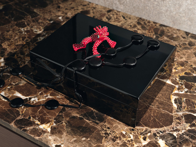 Тумбочка Lindo