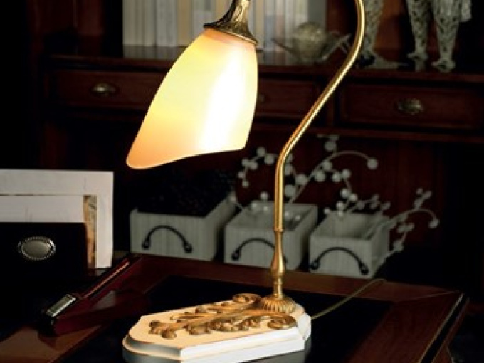 Лампа настільна 1433/BI