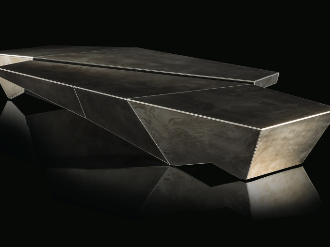 Стол Monolith table