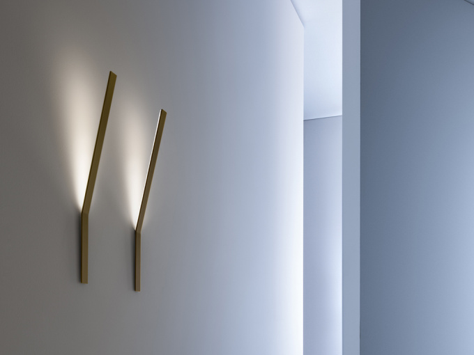 Настенный светильник Ypsilon