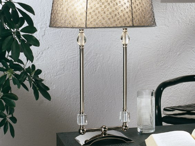 Настольная лампа 913