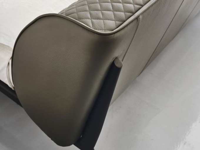 Ліжко Ayrton Bed