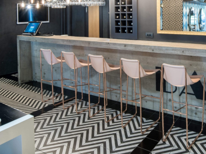 Барный стул Apelle H65 M CU 