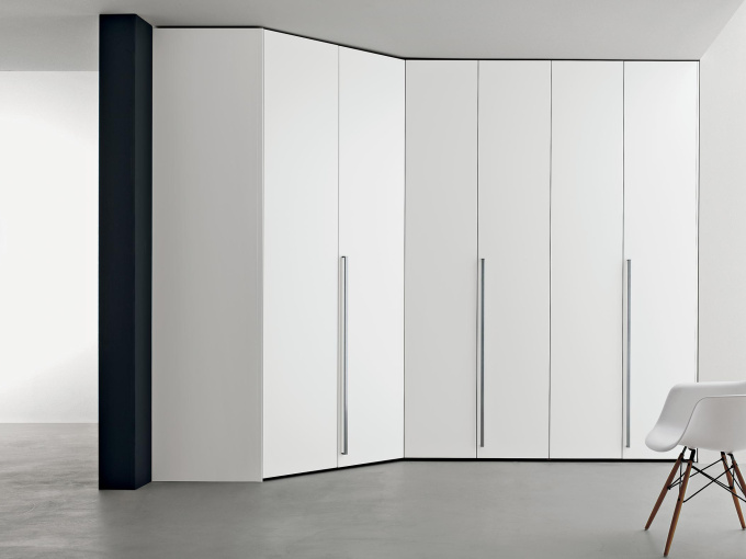 Шафа з 2 дверями під кутом 45°