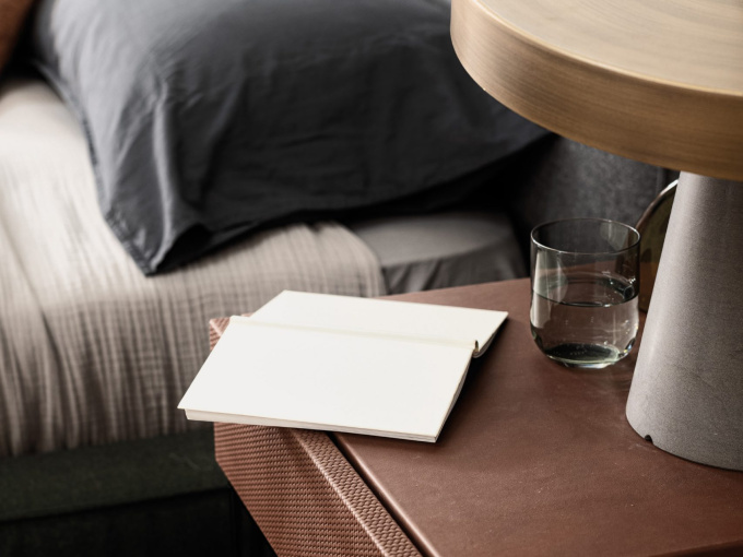 Прикроватная тумбочка Light