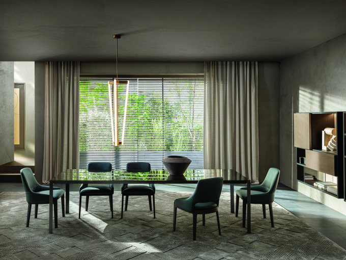 Обеденный стол Half a Square