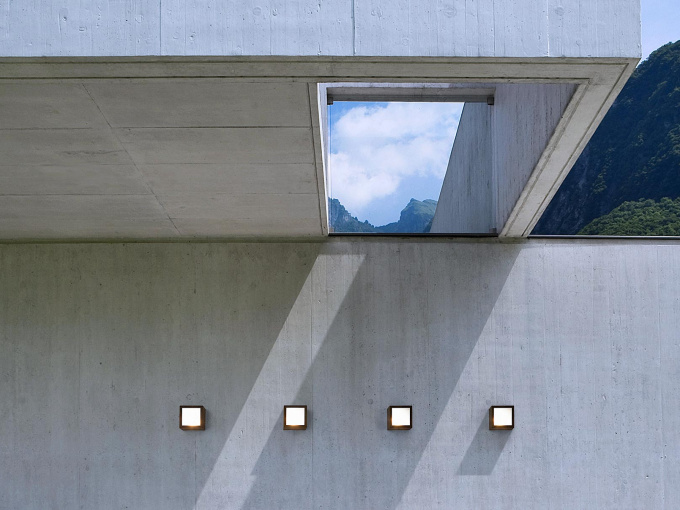 Настенный светильниик Four