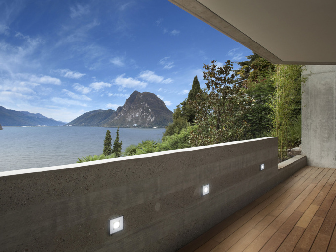 Настенный светильниик Box