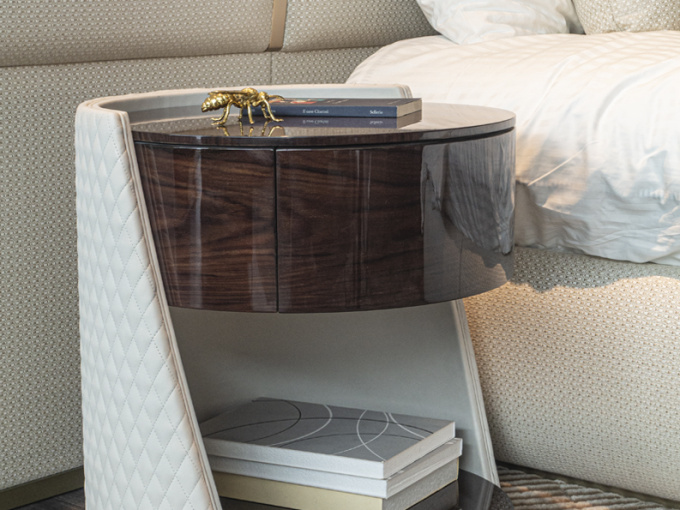 Тумбочка Majestic