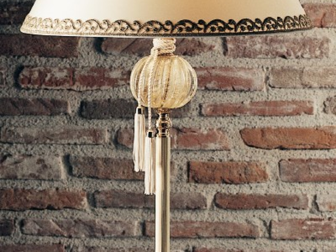 Настольная лампа TL2