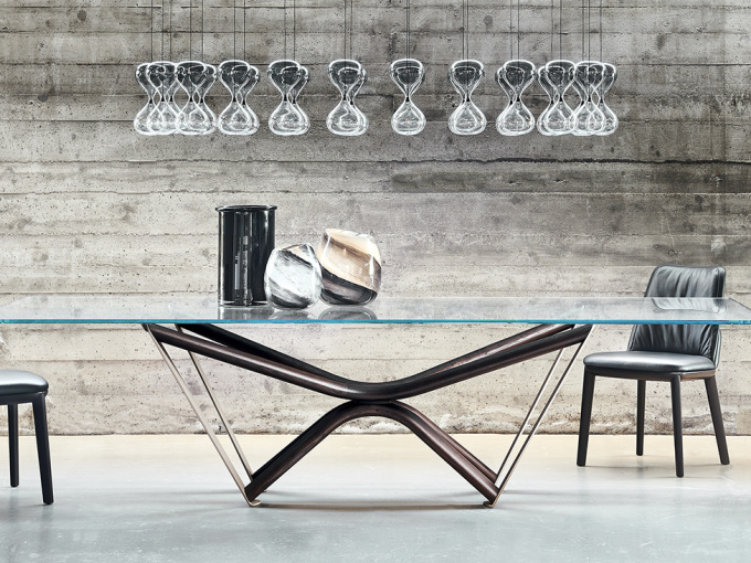 Обедений Стол  Marathon