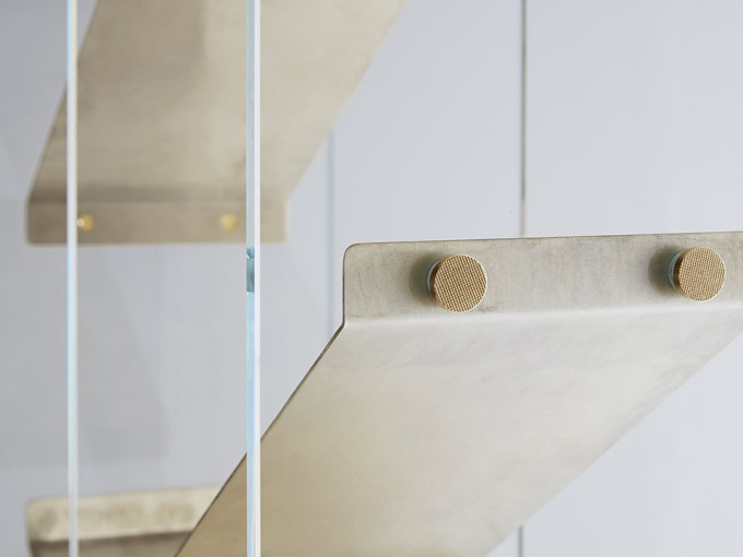 Книжкова шафа Isola