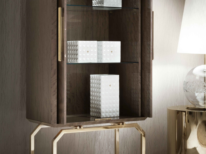 Вітрина WOODEN Doors