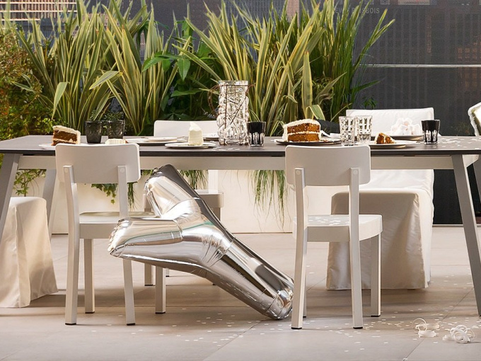 Стул Ghost Out 23