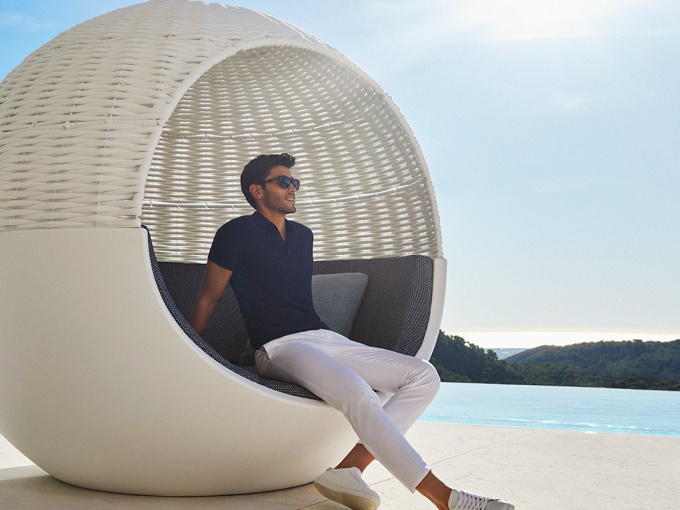 Шезлонг Ulm moon daybed with woven rope parasol