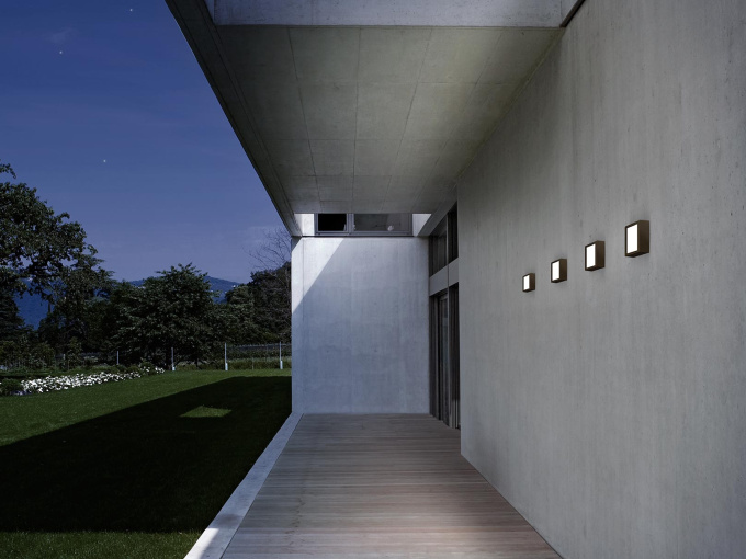 Настенный светильниик Four