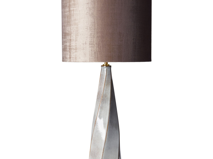 Лампа настільна Saha