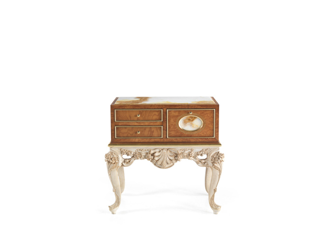 Приліжкова тумба La grande dame