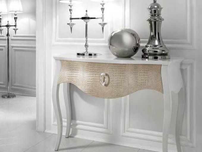 Консоль Hilton