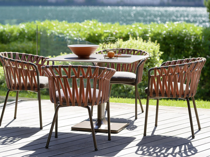 Журнальний столик  Plinto