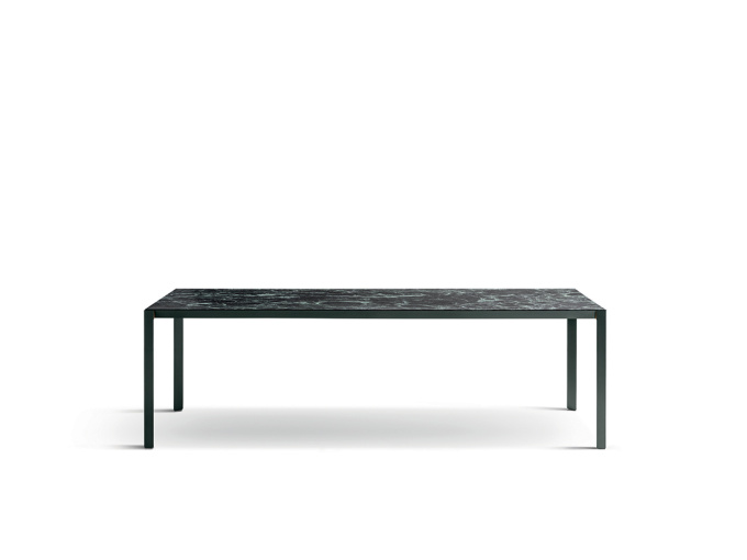 Обеденный стол Half a Square