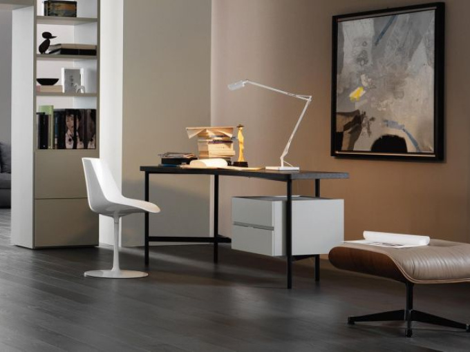 Офисный стол Angled