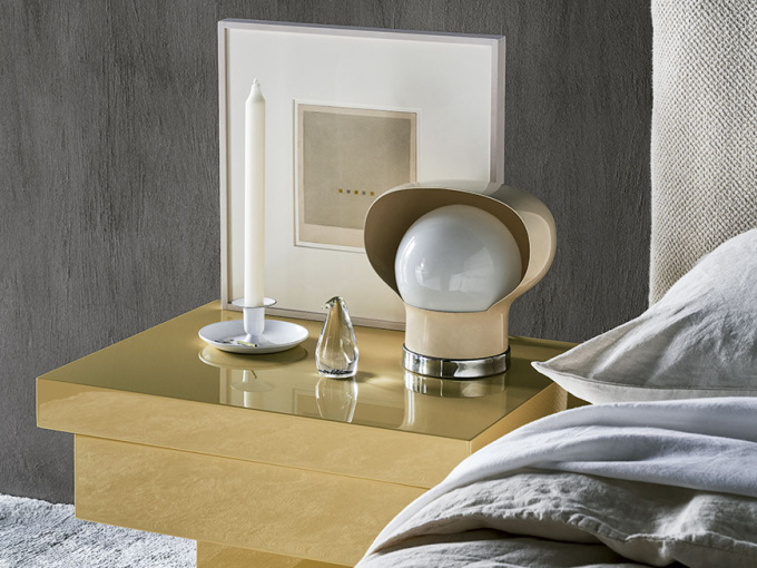 Приліжкова тумбочка Cluny