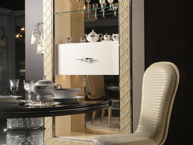 Вітрина Emerson