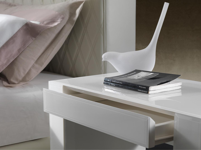 Прикроватная тумбочка Avantgarde