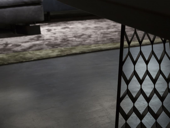 Стол Stealth table