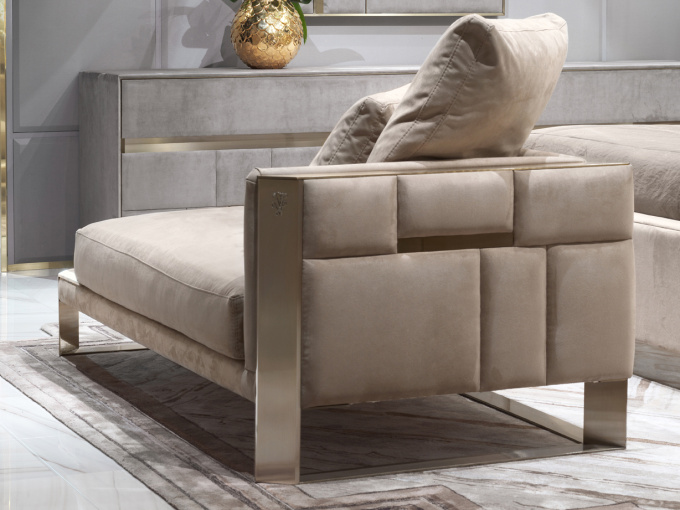 Шезлонг Previous Next Blazing