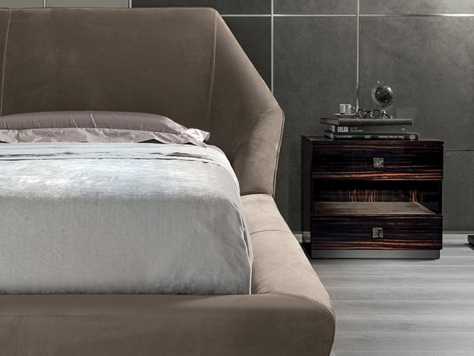 Прикроватна тумбочка Phil