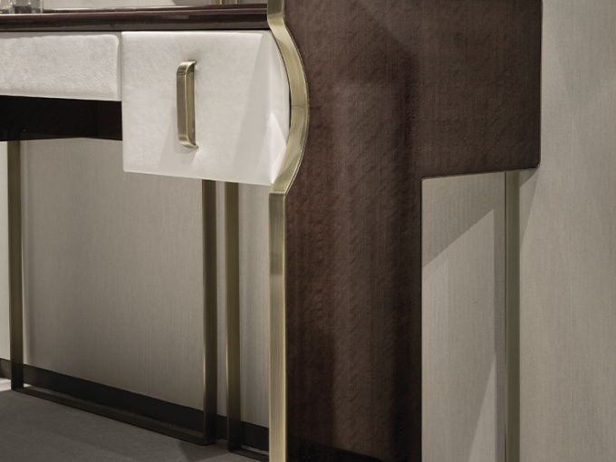 Консоль Trilogy