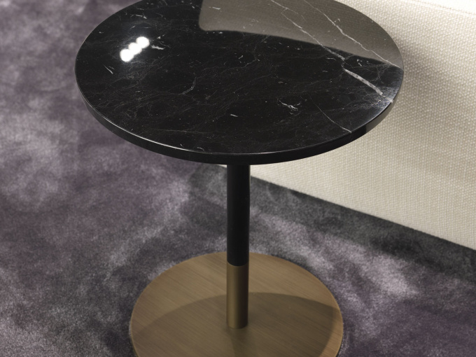 Журналний столик Stiletto